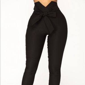 Fashion Nova Black front tie pants size M
